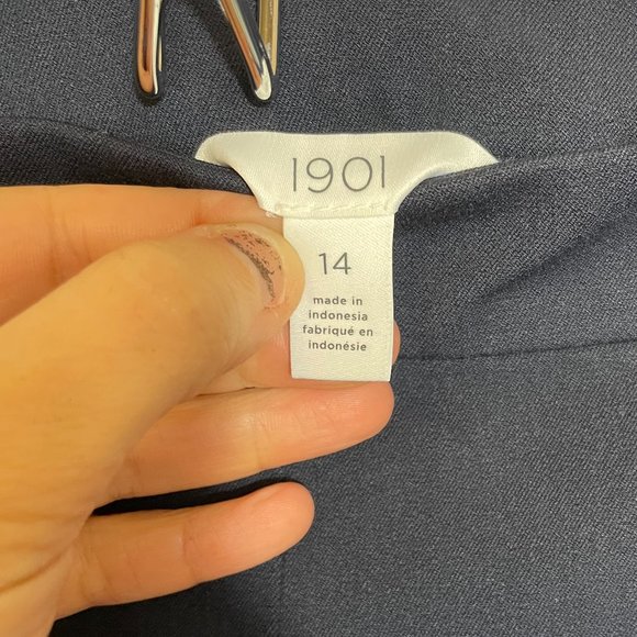 1901 Nordstrom Navy Side Zip Tapered Cropped Leg Pants - Picture 3 of 6